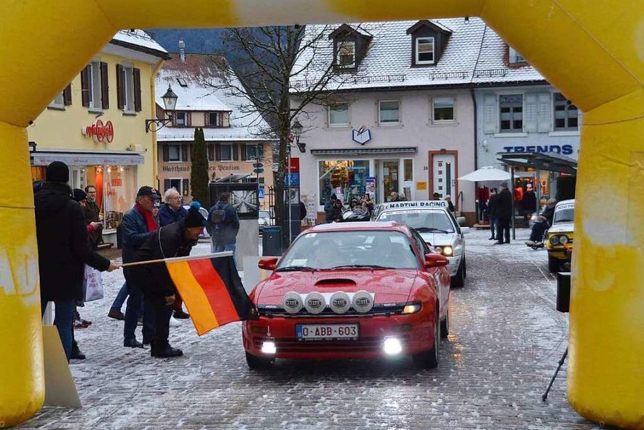 44 Young- und Oldtimer gingen in Kirchzarten an den Start. (Foto: Horatio Gollin) 44 Young- und Oldtimer gingen in Kirchzarten an den Start. (Foto: Horatio Gollin)
