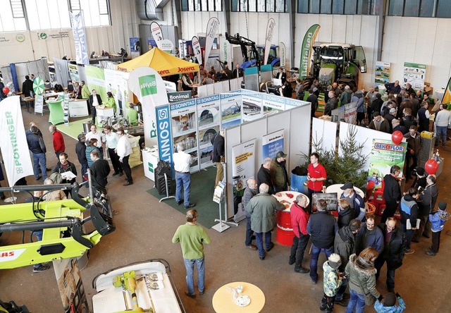 Zahlreiche Besucher tummelten sich im ...rn Vortrgen und Workshops lauschten.   | Foto: Mller