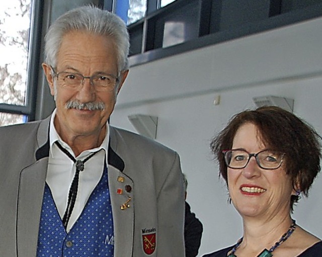 Klaus Hunzinger (MV Minseln) und Eveline Klein   | Foto: P. Wunderle