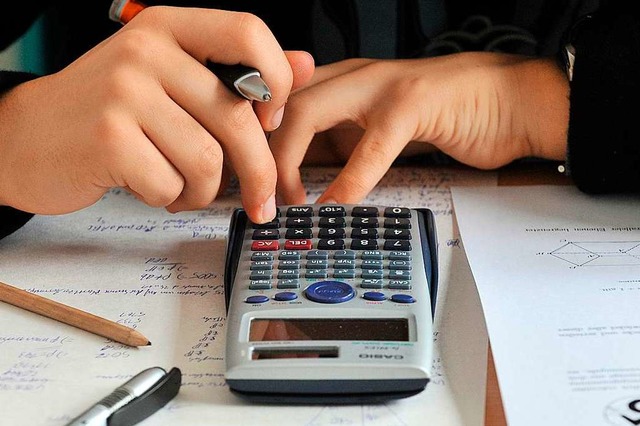 Taschenrechner sind in Mathe durchaus hilfreich.  | Foto: Hendrik Schmidt