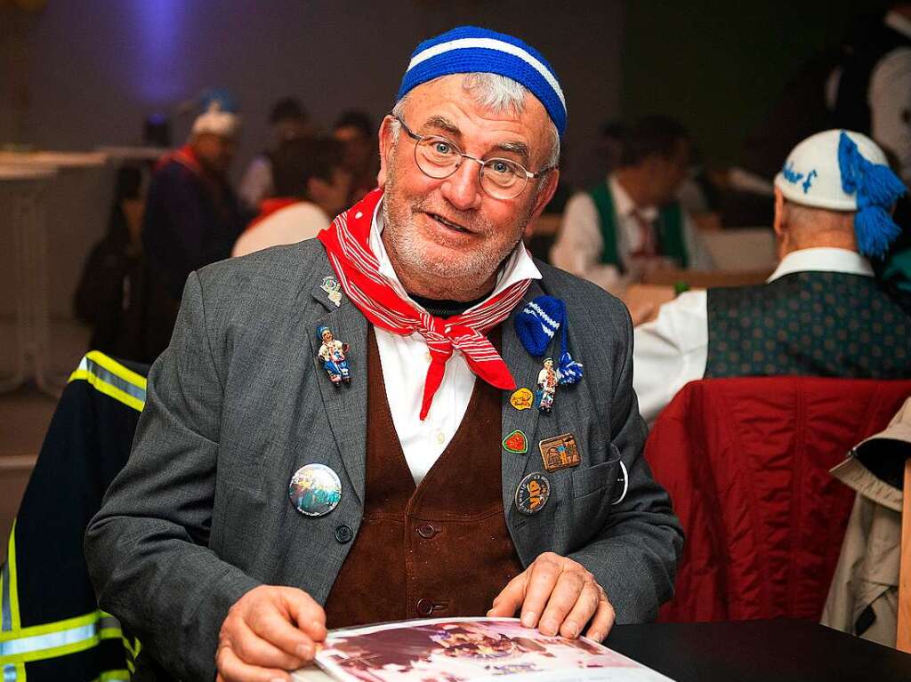 Bei Hans Beha wurden viele Erinnerungen wach beim Blttern im Archiv.