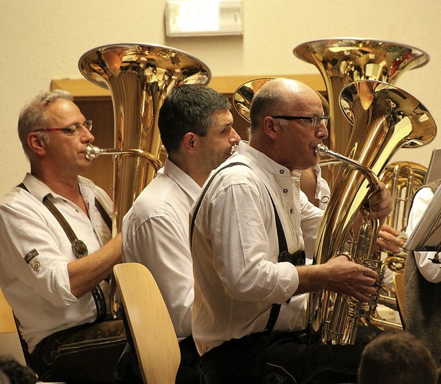 Der Musikverein Grimmelshofen probt de...konzert, das am 30. Mrz stattfindet.   | Foto: Yvonne Wrth