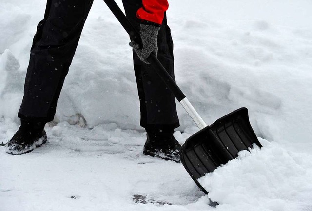 Schneeschippen &#8211; aber richtig   | Foto: dpa