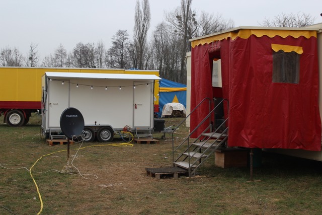 Der Zirkus Lamberti berwintert derzei...Gelnde der Grtnerei Mll in Nimburg.  | Foto: Joshua Kocher