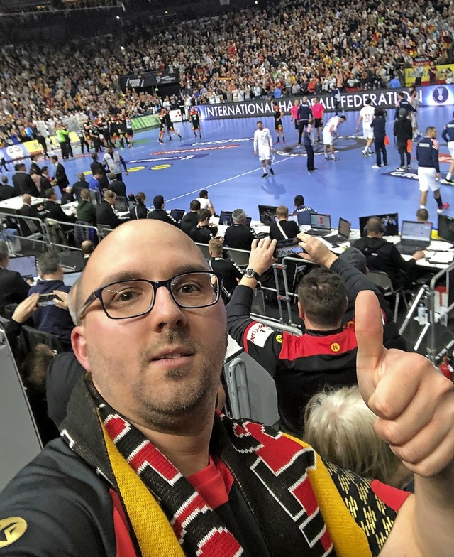 Sebastian Gehring: Ein Selfie nach dem...r deutschen Mannschaft gegen Kroatien.  | Foto: Sebastian Gehring
