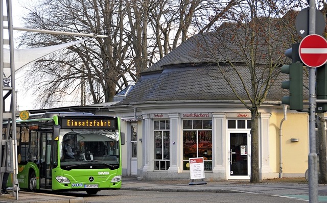 Der Pavillon am Busbahnhof befindet sich jetzt im Besitz der Stadt.  | Foto: hls