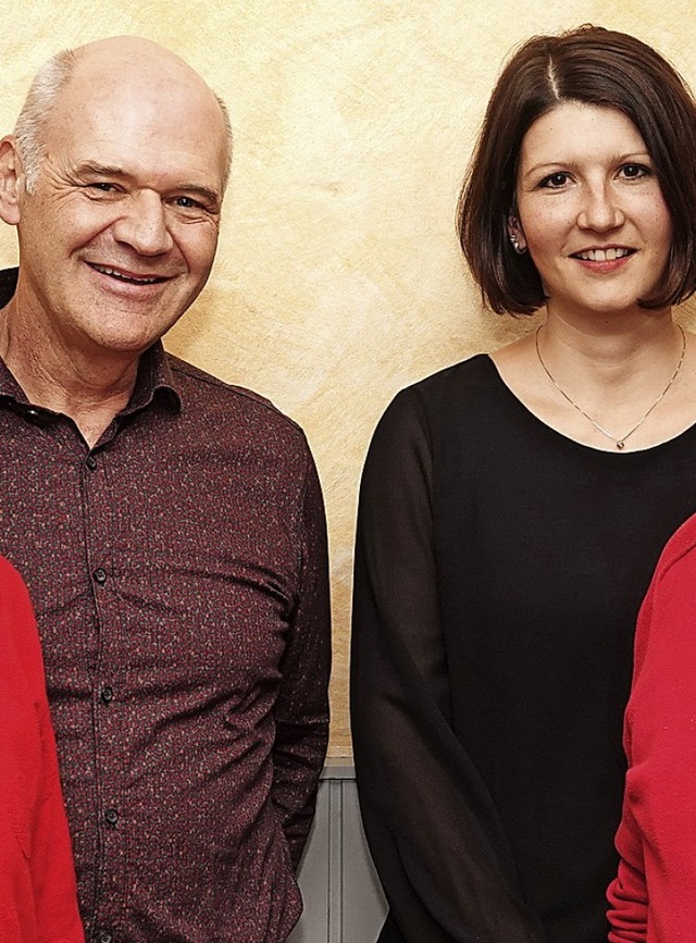 Klaus Sander und  Lisa Schweizer wurde...dschaft im Harmonikaorchester geehrt.   | Foto: Hege