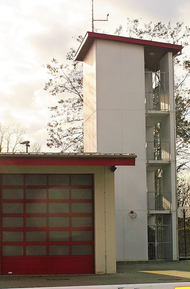 Schlauchturm Feuerwehrgertehaus Bad Bellingen, neue Mobilfunkstation  | Foto: Jutta Schtz
