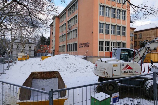 Georg-Monsch-Schule, Umbau Schulhof, Knochenfunde  | Foto: Ralf Burgmaier