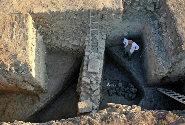 Immer noch wird in Troja gegraben &#82...gungsgrabens (Bild aus dem Jahr 2009).  | Foto: dpa