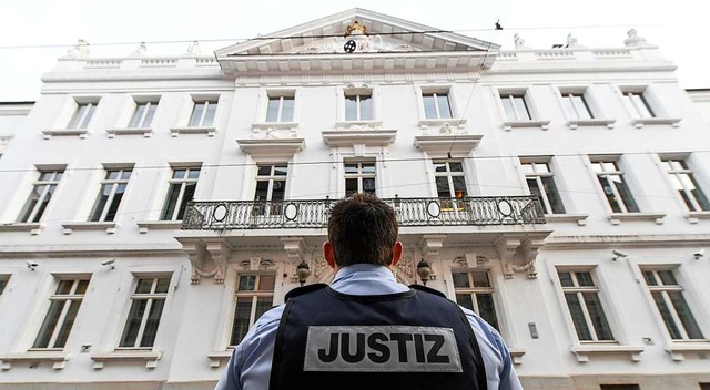 Der Feldmordprozess wird  am Landgericht Freiburg verhandelt.   | Foto: dpa