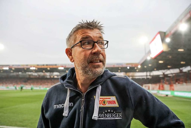 Union-Trainer Urs Fischer vor dem Spiel gegen Basel.  | Foto: dpa
