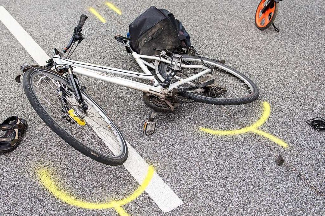 Autofahrer und Radler kollidieren in Teningen Teningen