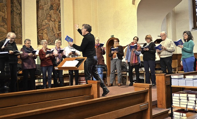 Mit dem Workshop boten die evangelisch...en neue Lieder&#8220; kennenzulernen.   | Foto: Danielle Hirschberger