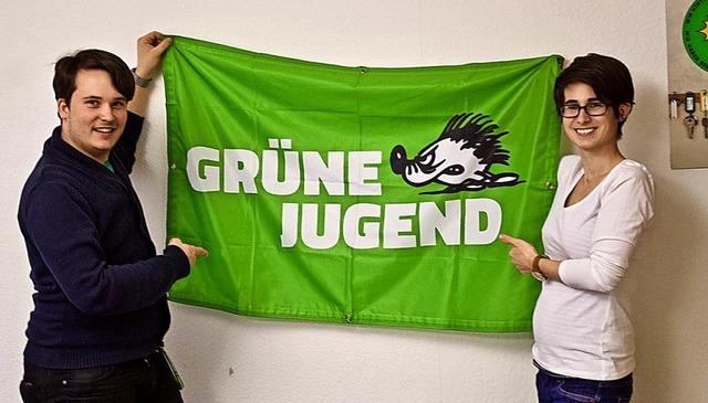 Halten ab sofort die Fahne der Grnen ...och: Enrico Schandl und Juliane Hauer   | Foto: grne Jugend