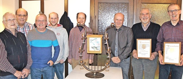 Vorstand des Gesangvereins (von links)...lieder Gnter Prick und Erich Grelin   | Foto: Rolf Rhein