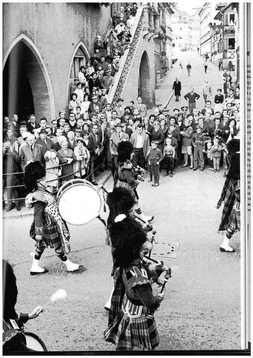Am 6. Oktober 1967 bestaunten viele La...adische Militärparade durch die Stadt.  | Foto: Base des Forces, Canadiennes Lahr