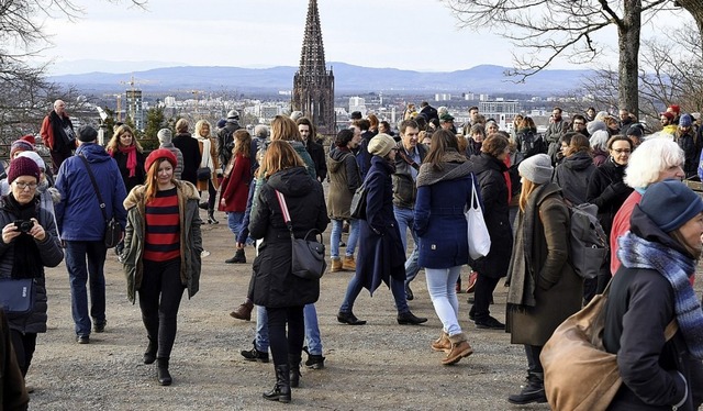 Aus Spazieren gehen wird Performance: ...ublic Walk&#8220; auf dem Schlossberg.  | Foto:  eggstein