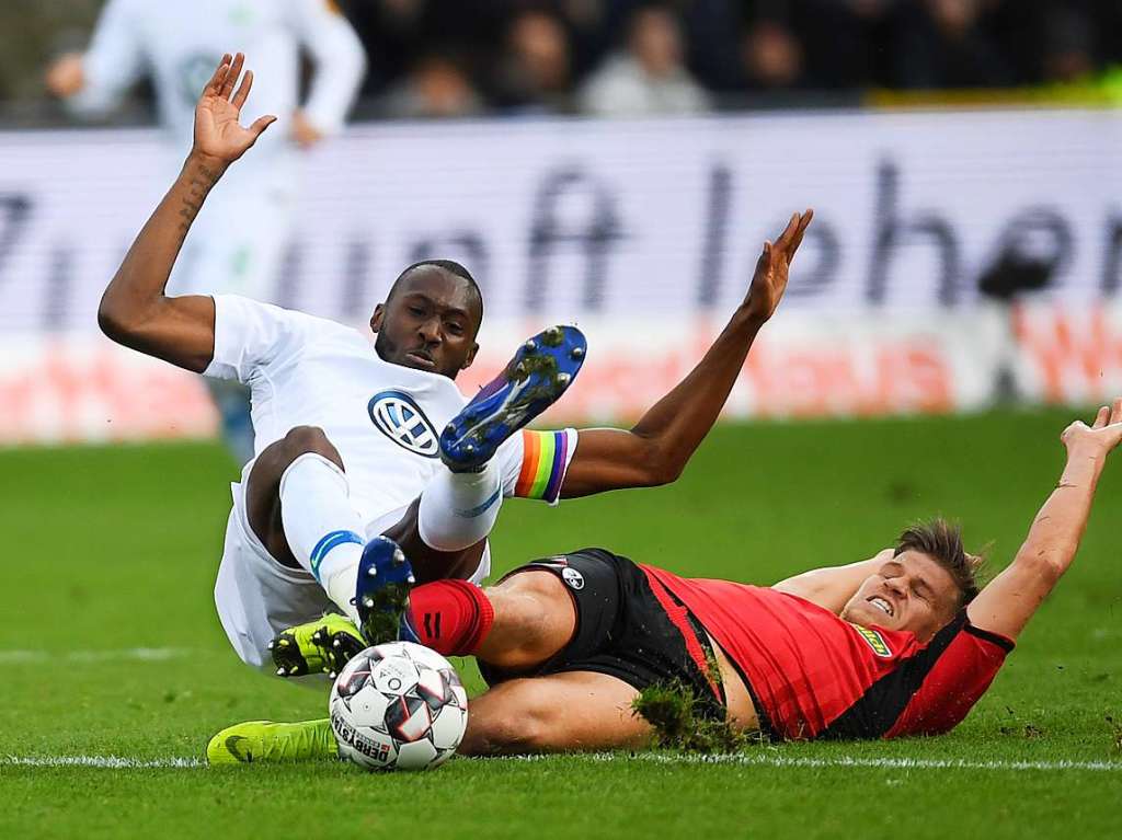 Voller Einsatz: Florian Niederlechner (r.) und Joshua Guilavogui werfen alles rein.