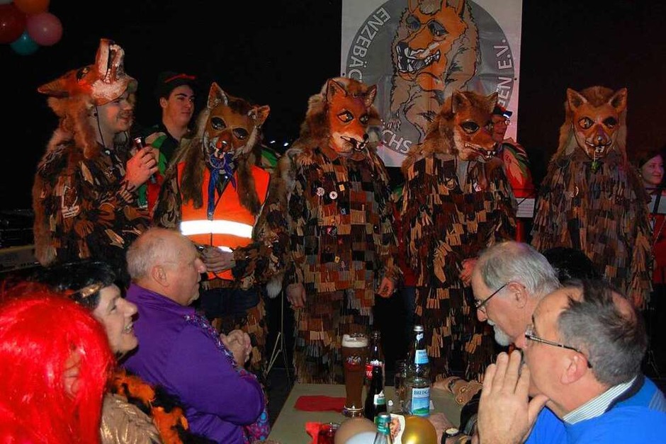 Närrisch hoch her ging es bei den bunten Abenden im Binzger Schulhaus. (Foto: Melanie Dramac) Närrisch hoch her ging es bei den bunten Abenden im Binzger Schulhaus. (Foto: Melanie Dramac)