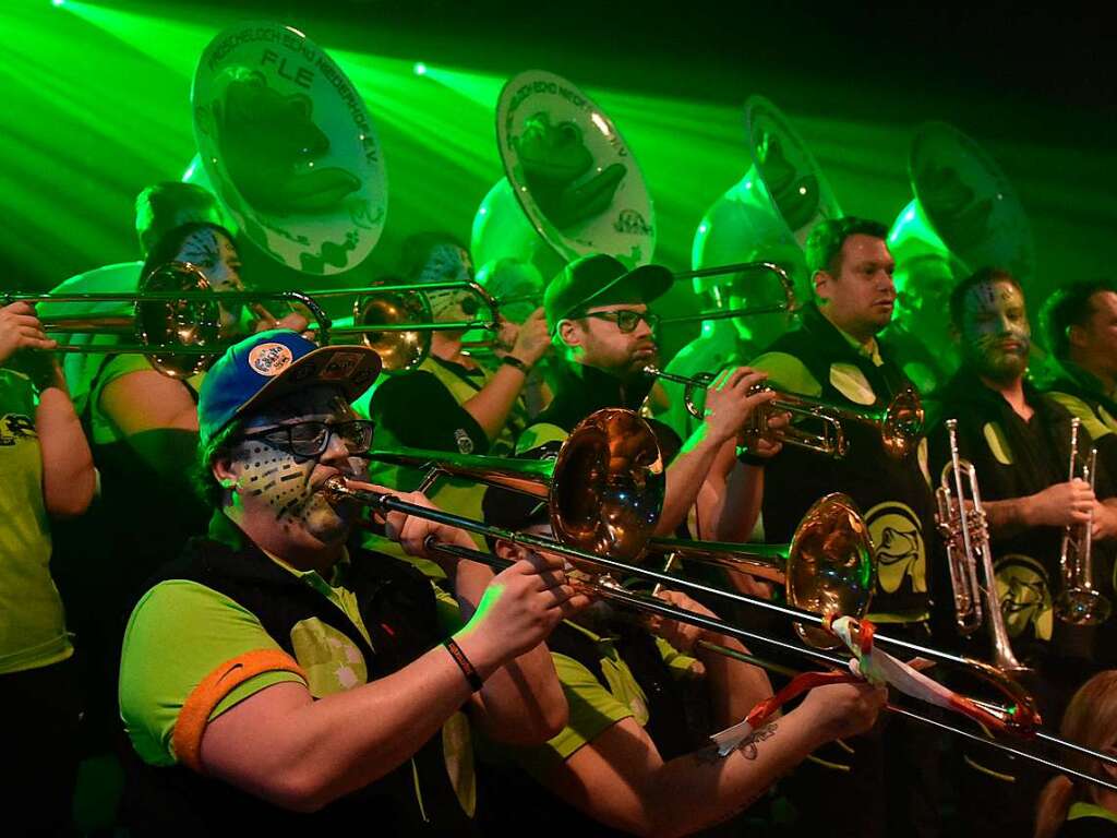 Eine Nacht der schrgen Tne erlebten die Besucher im Brgersaal. Die Rheinfelder Guggemusik Ohrquler hat seit knapp 50 Jahren groen Erfolg.