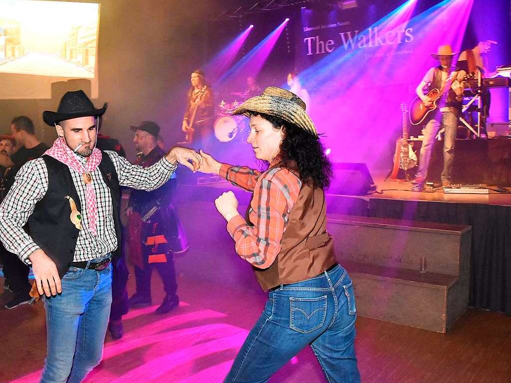 Eine Nacht der schrgen Tne erlebten die Besucher im Brgersaal. Die Rheinfelder Guggemusik Ohrquler hat seit knapp 50 Jahren groen Erfolg.