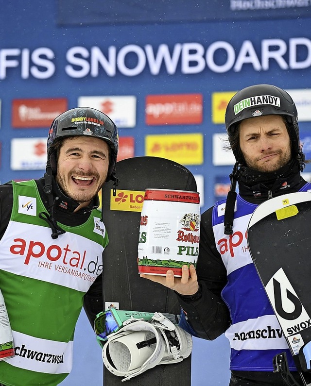 Paul Berg (links) und Konstantin Schad...osser, fahren am Feldberg aufs Podest.  | Foto: dpa