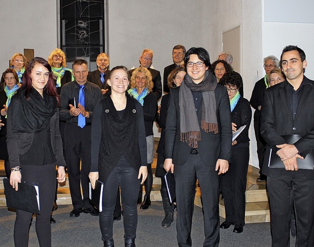 Fllten die Vershnungskirche: das Ges...ks) und der   Obersckinger Gospelchor  | Foto: Christiane Pfeifer