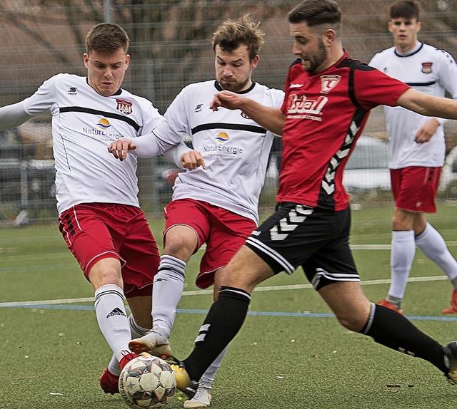 Weniger Schlafmtzigkeit: Der FV Lrra...sten SV Ballrechten-Dottingen mit 2:3.  | Foto: vfma