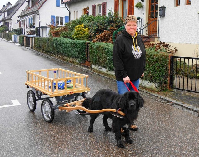 Brigitte Klose und Mika sind inzwischen ein eingespieltes Gespann.  | Foto: Gudrun Gehr