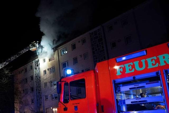 Mllheimer Wehr rettet Mann vom Balkon seiner brennenden Wohnung