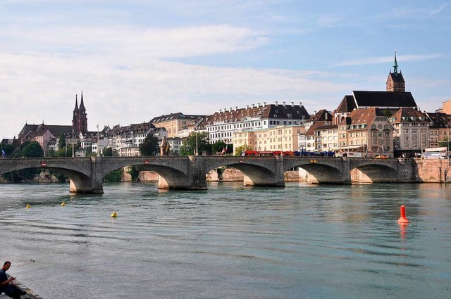 Nach der Vorlesung in den Rhein spring...o kann das Studium in Basel auch sein.  | Foto: Daniel Gramespacher