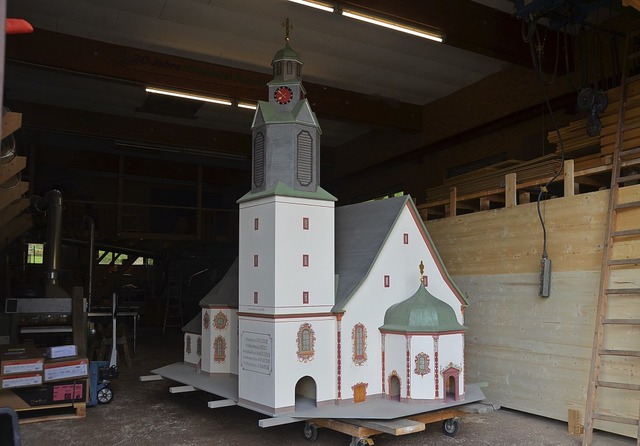 Dieser Nachbau der Todtmooser Wallfahrtskirche soll einen eigenen Raum bekommen.  | Foto: Archivfoto: Sahli
