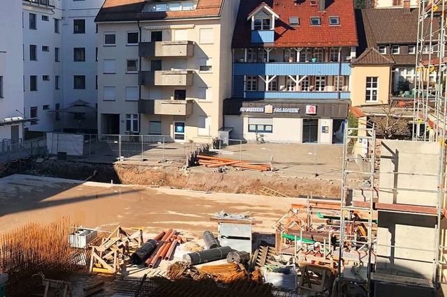 Der Parkplatz beim Uehlin-Areal wird n...Bau der Tiefgarage wieder hergestellt.  | Foto: Nicolai Kapitz