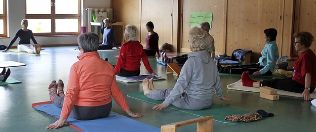 Der Kneippverein bietet zwei Mal im Ja... Yogalehrerin Beatrice Mller (links).  | Foto: Cornelia Liebwein