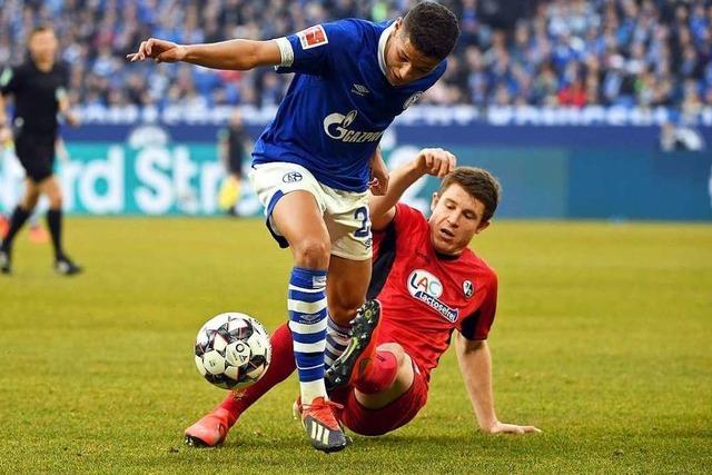 Fotos: Schiedsrichter steht im Mittelpunkt bei Freiburgs 0:0 auf Schalke