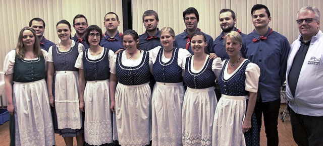 Die Tentanzgruppe des Eichstetter Trac... von  Werner Mller (rechts) geleitet.  | Foto: Horst David