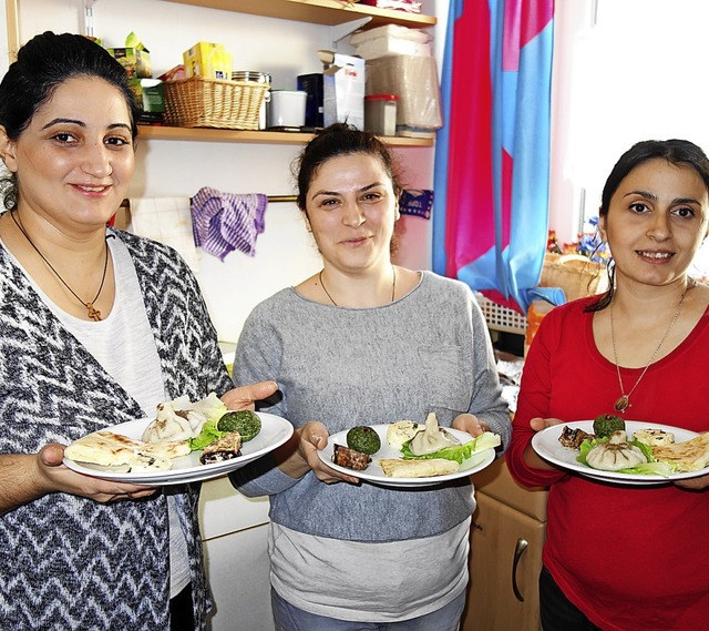 Verwhnten die Besucher der Veranstalt...hinnen Tea, Laura, Piqria (von links).  | Foto: Gudrun Gehr