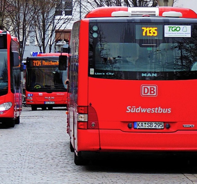 Von 4 Uhr bis gegen 9 Uhr werden Fahre...stbus am Dienstag im Warnstreik sein.   | Foto: Seller