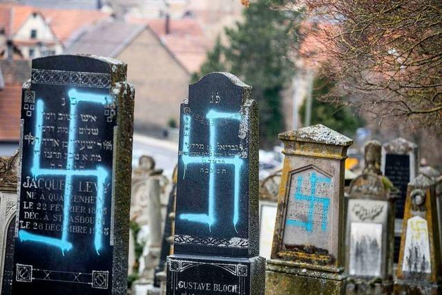 Nach Gräberschändung: Macron besucht jüdischen Friedhof im Elsass