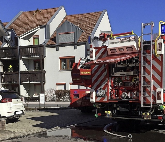 Die Feuerwehr Neuenburg konnte ein be...mmen auf den Wohnbereich unterbinden.   | Foto: Andreas Grozinger