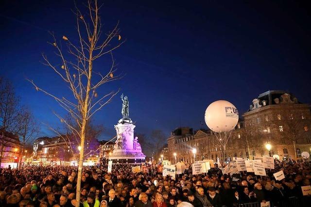 Zehntausende bei Demonstration gegen Antisemitismus in Paris