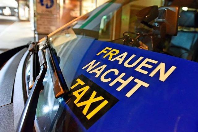 Das Freiburger Frauennachttaxi wurde gegen die Wand gefahren