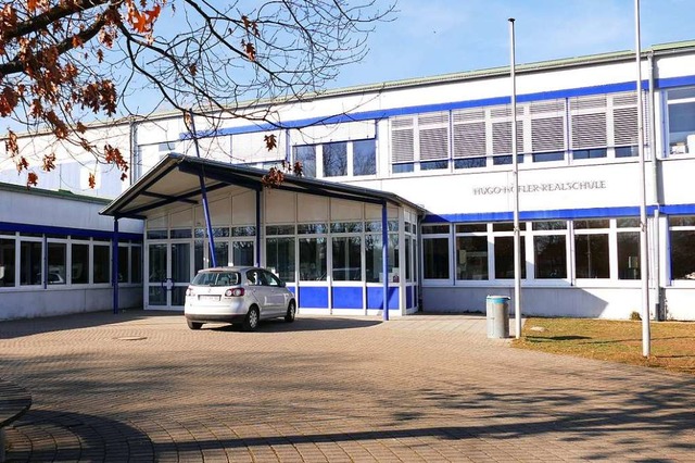 Die Hugo-Hfler-Realschule in den komm...ufwendig saniert und erweitert werden.  | Foto: Gerold Zink