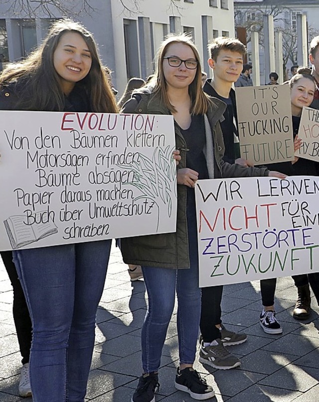 Schler protestierten am Freitag in Lahr.   | Foto: C. Breithaupt