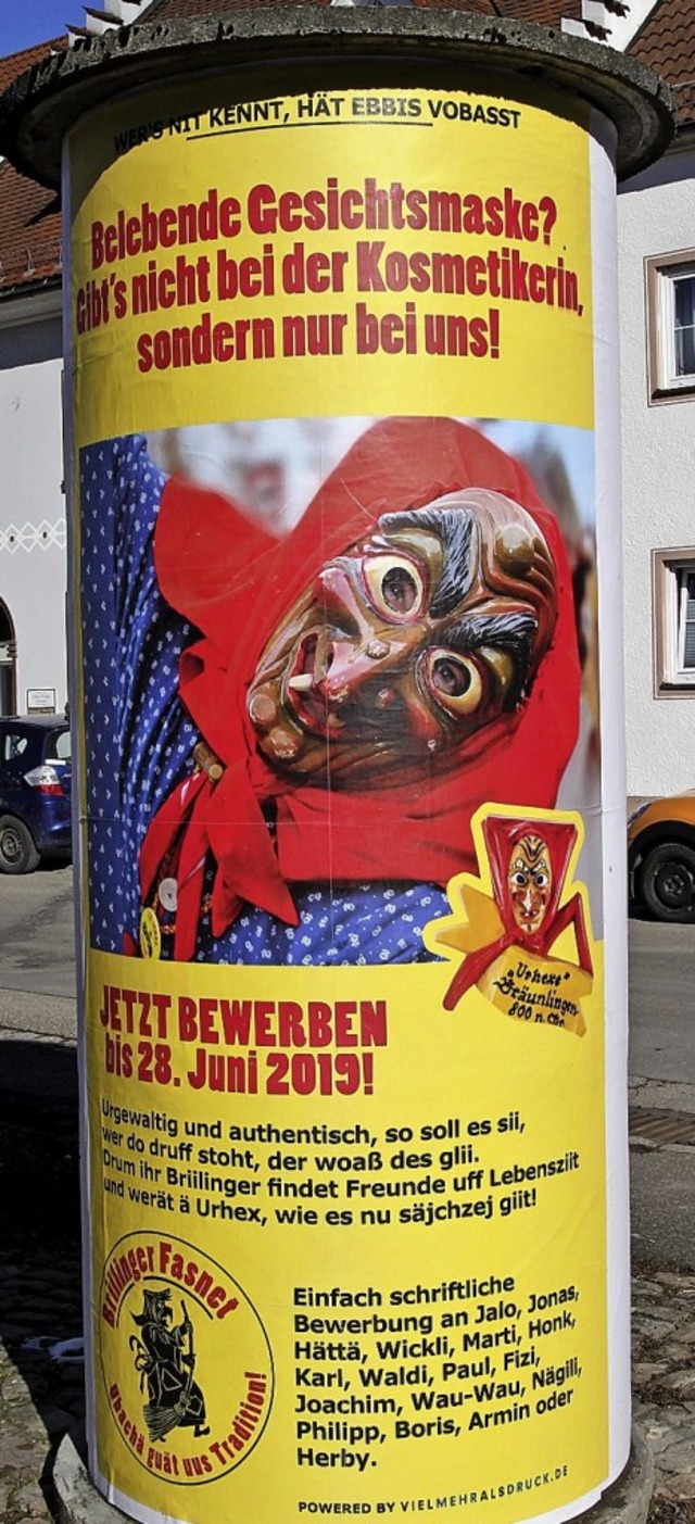 An Litfasulen  und auf Werbeplakaten... Brunlinger Urhexe derzeit zu sehen.   | Foto: Dagobert Maier