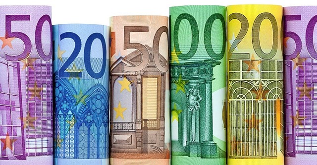 Seit 2012 hat St. Mrgen Darlehen um f...liegen jetzt bei 1,46 Millionen Euro.   | Foto: eyetronic/stock.adobe.com