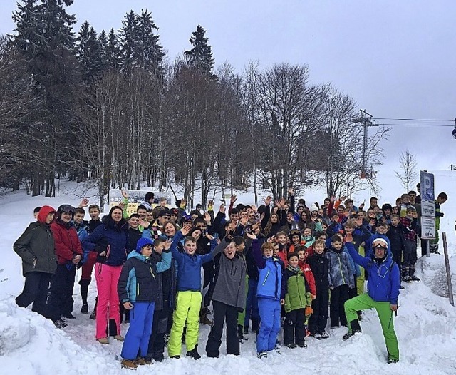Die Sportlehrer der Johanniterschule Heitersheim  organisierten einen Skitag.   | Foto: Johanniterschule Heitersheim