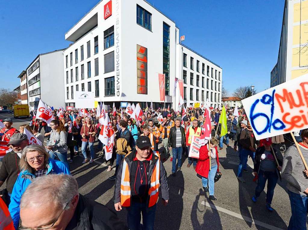 Rund 600 Menschen streikten am Donnerstag laut Verdi in Freiburg.