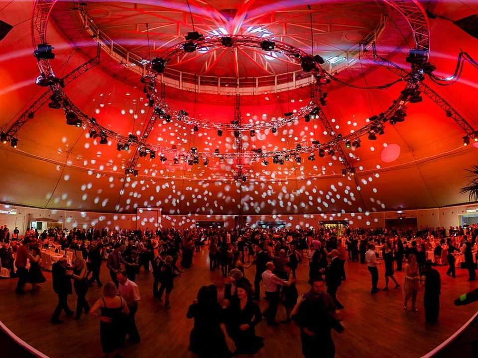 Party-Atmosphre im Europa-Park.  | Foto: Valentin Behringer
